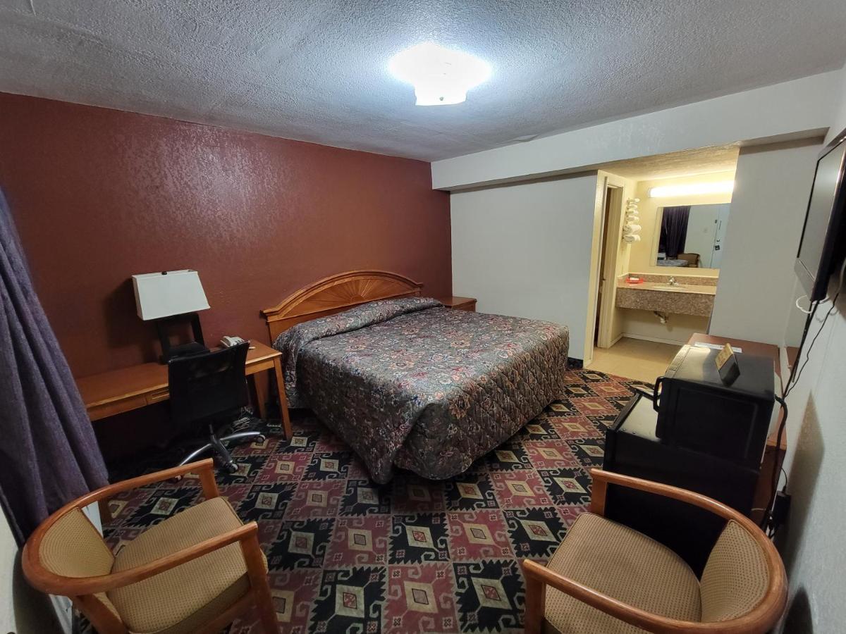 Eddy'S Motel Pleasanton Zewnętrze zdjęcie